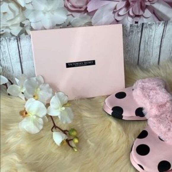 Victoria Secret Satin Slipper+Eye Mask+Pillow - Picture 5 of 7